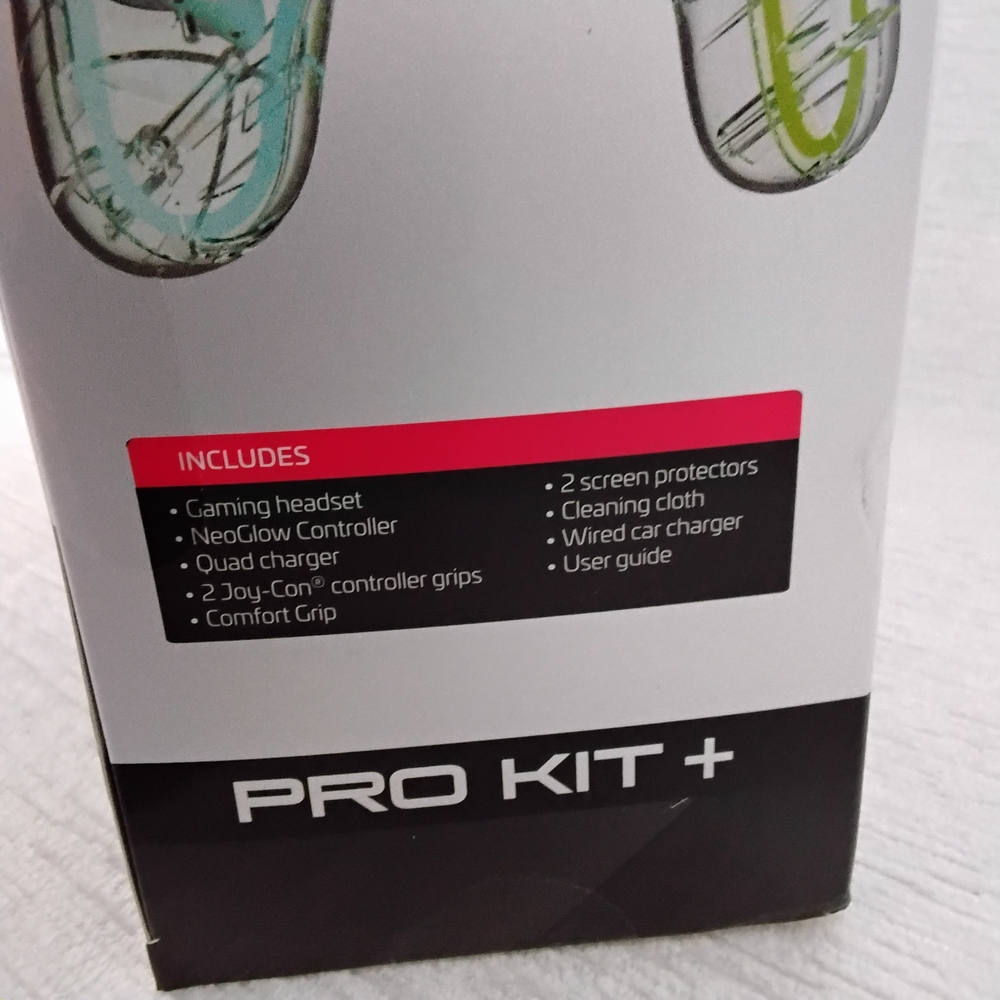 Nintendo Switch Pro Kit+ - Black and White - Picture 2 of 13